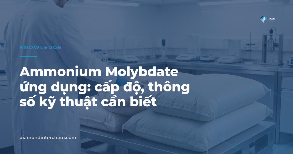 Bột tinh thể Ammonium Molybdate minh họa ứng dụng trong phân bón vi lượng và xúc tác công nghiệp