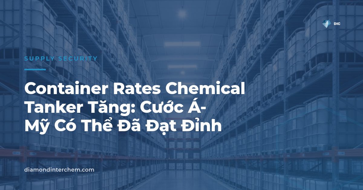 Cảng container và tàu chở hóa chất lỏng minh họa container rates chemical tanker đang tăng