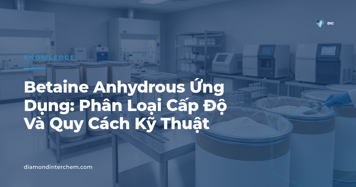 Bột Betaine Anhydrous tinh thể trắng minh họa các ứng dụng trong thức ăn chăn nuôi và mỹ phẩm