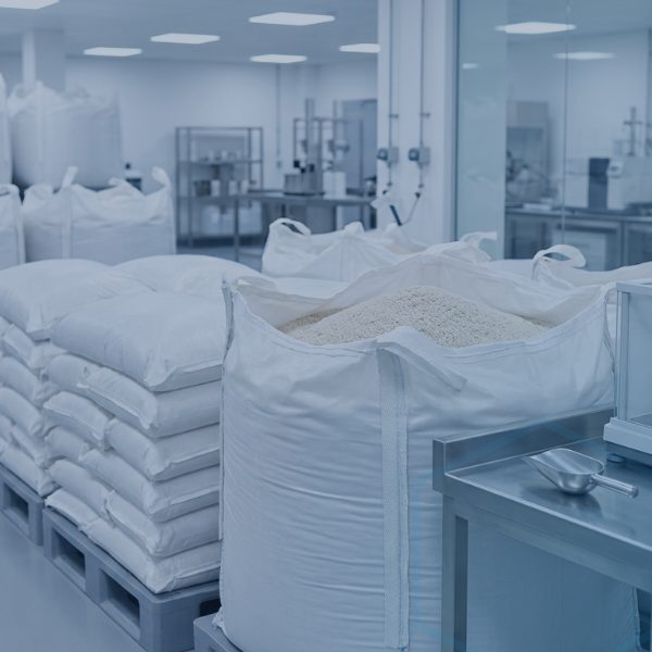 Bột tinh thể Manganese Sulphate minh họa ứng dụng Manganese Sulphate trong phân bón và thức ăn chăn nuôi