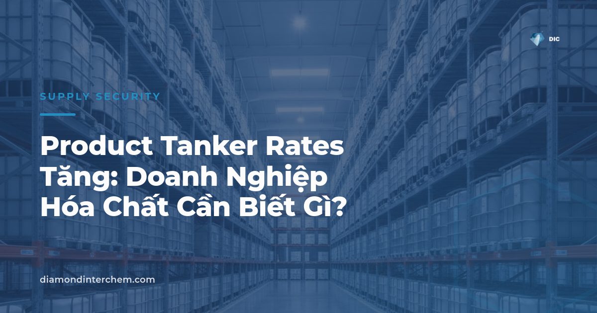 Tàu chở sản phẩm dầu trên biển minh họa xu hướng product tanker rates tăng